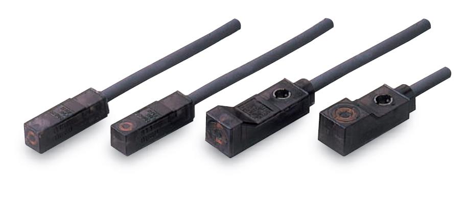 超小型接近传感器驱动杆类型：摆杆型可调式棒式摆杆 25～ 140mm
欧姆龙E2S-Q15 3M